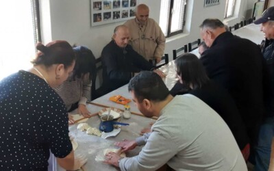 Работилница – работни вештини,правење комат со спанаќ и сирење